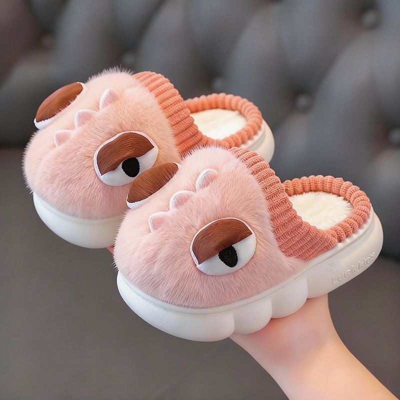 Uniszex gyerek téli beltéri papucs velúr felsőrésszel, rajzolt kutyás mintával, csúszásmentes PVC talppal, vastag belső párnázással