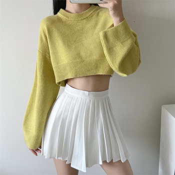 Πλεκτό πουλόβερ από μείγμα κασμίρ με πολυεστέρα και νάιλον, με στρογγυλό λαιμό, μακριές μανίκια, χαλαρή γραμμή, λεπτομέρεια κολλάζ ραφές