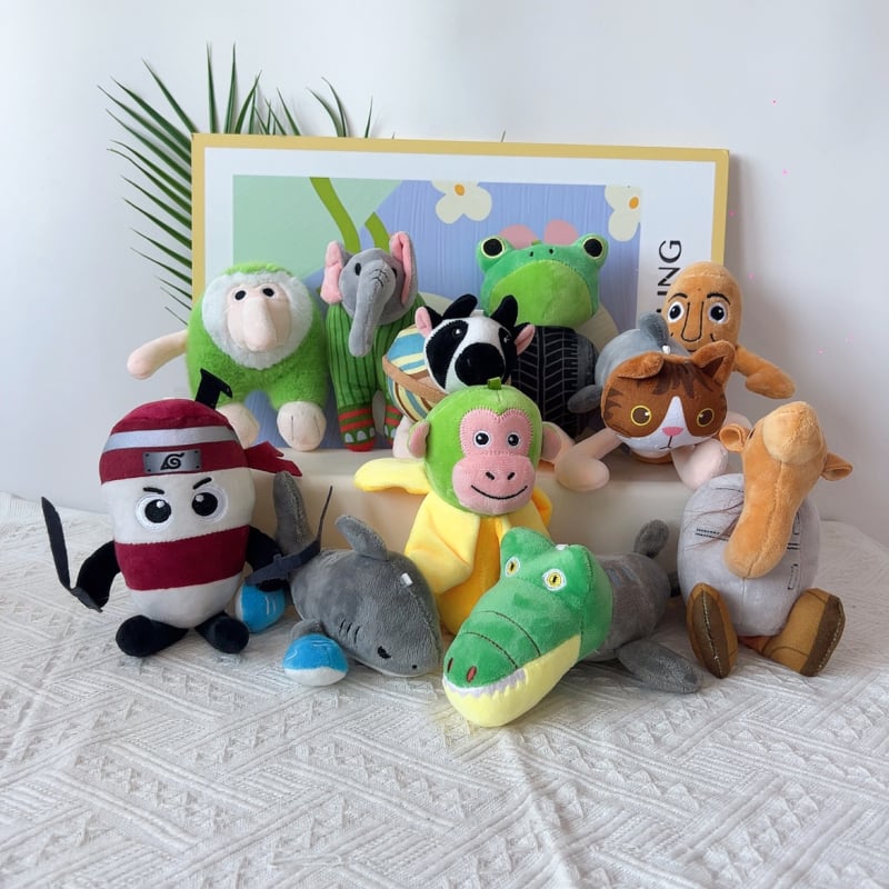 Jingjin плюшена подвесна кукла — полиестерно влакно, пълнеж ПП памук, супер мека къса плюш, мрежеста торбичка за опаковка, за възраст 7–14 години.