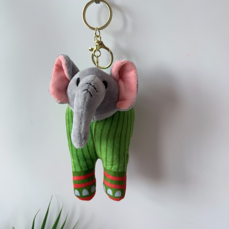 Jingjin плюшена подвесна кукла — полиестерно влакно, пълнеж ПП памук, супер мека къса плюш, мрежеста торбичка за опаковка, за възраст 7–14 години.