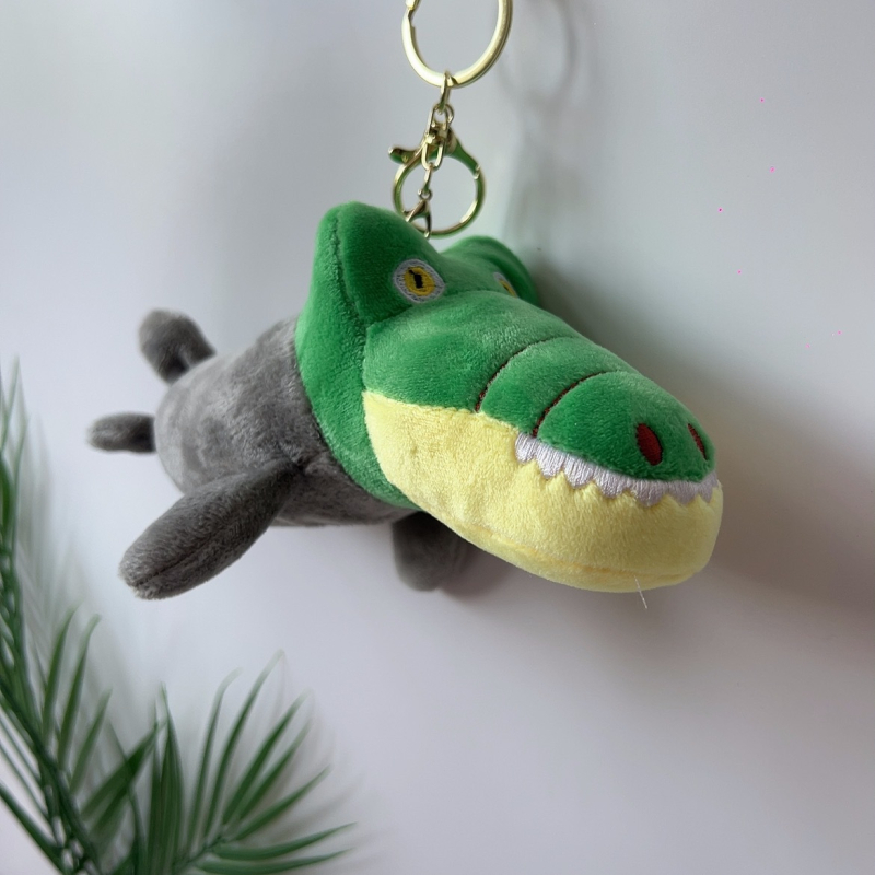 Jingjin плюшена подвесна кукла — полиестерно влакно, пълнеж ПП памук, супер мека къса плюш, мрежеста торбичка за опаковка, за възраст 7–14 години.