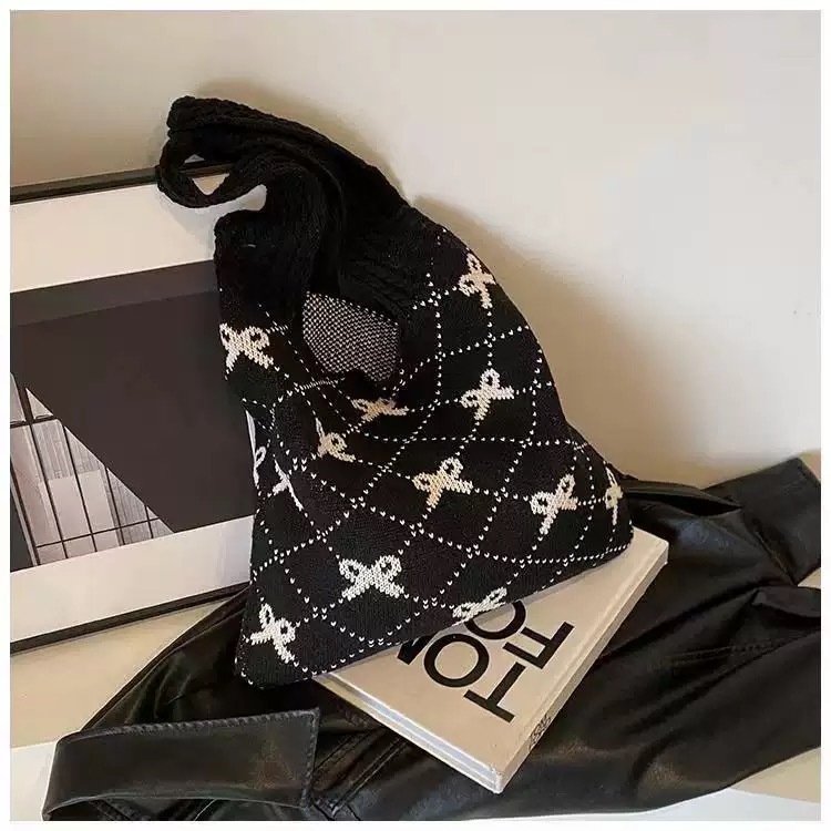 Τσάντα Tote – Καθημερινός θαλασσινός στυλ, βαμβακερό υλικό, οβάλ σχήμα, ανοιχτή κορυφή, εσωτερικές θήκες για κινητό και έγγραφα, διπλοί ιμάντες ώμου