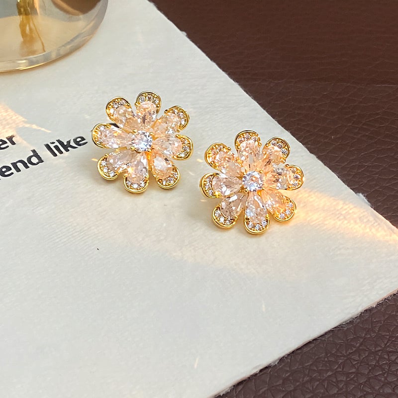 Σκουλαρίκια με λουλουδάτο σχέδιο, χαλκός βάσης, ζιρκόν σε ενθέσεις, ακίδες από ασήμι 925, Luo Xun