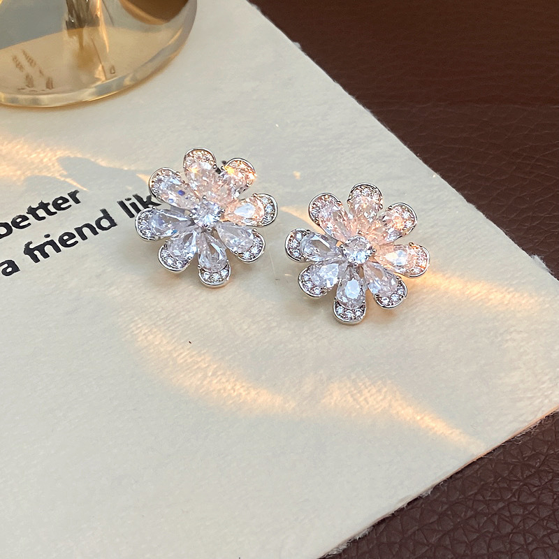 Σκουλαρίκια με λουλουδάτο σχέδιο, χαλκός βάσης, ζιρκόν σε ενθέσεις, ακίδες από ασήμι 925, Luo Xun