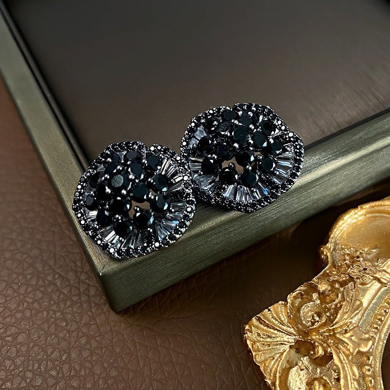 Σκουλαρίκια με λουλουδάτο σχέδιο, χαλκός βάσης, ζιρκόν σε ενθέσεις, ακίδες από ασήμι 925, Luo Xun