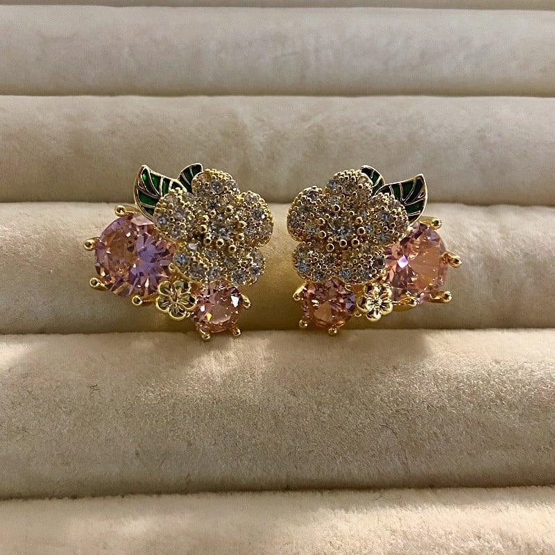 Σκουλαρίκια με λουλουδάτο σχέδιο, χαλκός βάσης, ζιρκόν σε ενθέσεις, ακίδες από ασήμι 925, Luo Xun