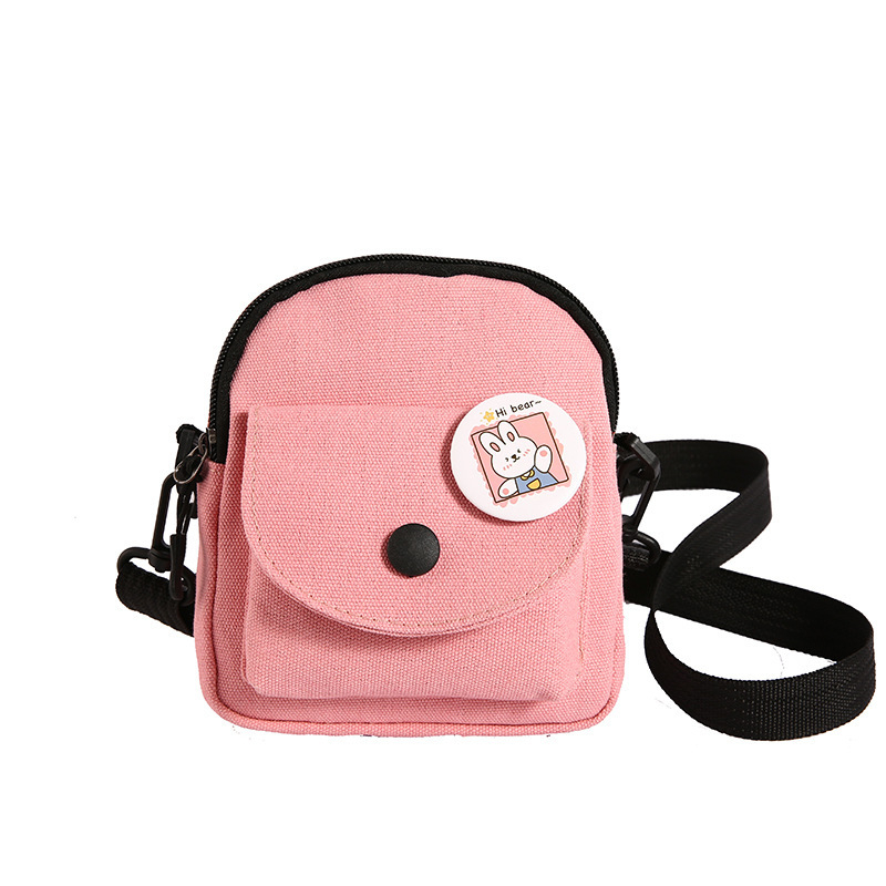 Platnena crossbody torba, gradski minimalistički stil, vertikalni kvadratni oblik, podstava od poliestera, zatvaranje na zip, proljeće 2024