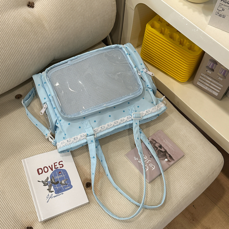 Crossbody torba s gradskim minimalističkim stilom, najlon materijal, horizontalni kvadratni oblik, zatvaranje zipom, laminirano unutarnje, poliester podstava