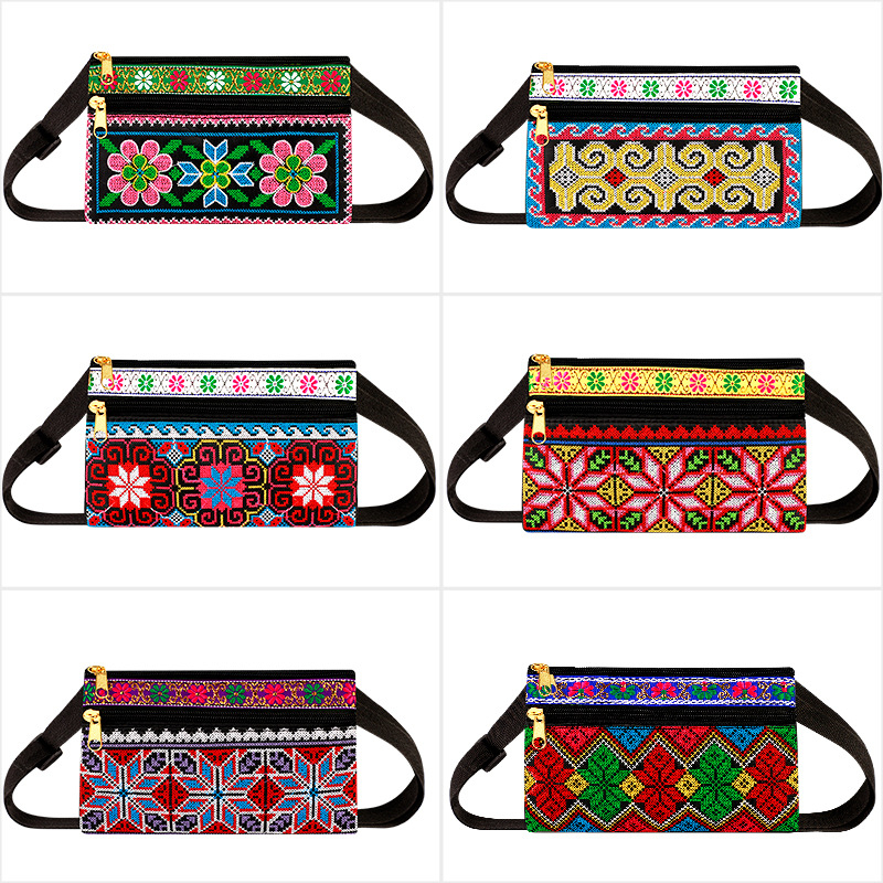 Izšivena crossbody torba od Oxford materijala, zatvaranje na zip, unutarnji džep s zipom, jedna naramenica, stil Nove nacionalne mode