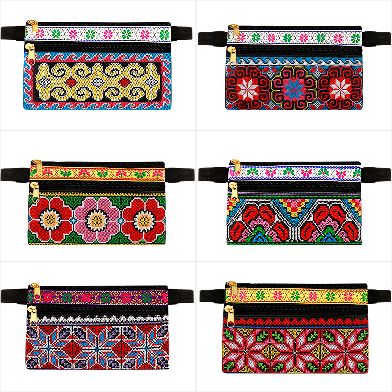 Izšivena crossbody torba od Oxford materijala, zatvaranje na zip, unutarnji džep s zipom, jedna naramenica, stil Nove nacionalne mode