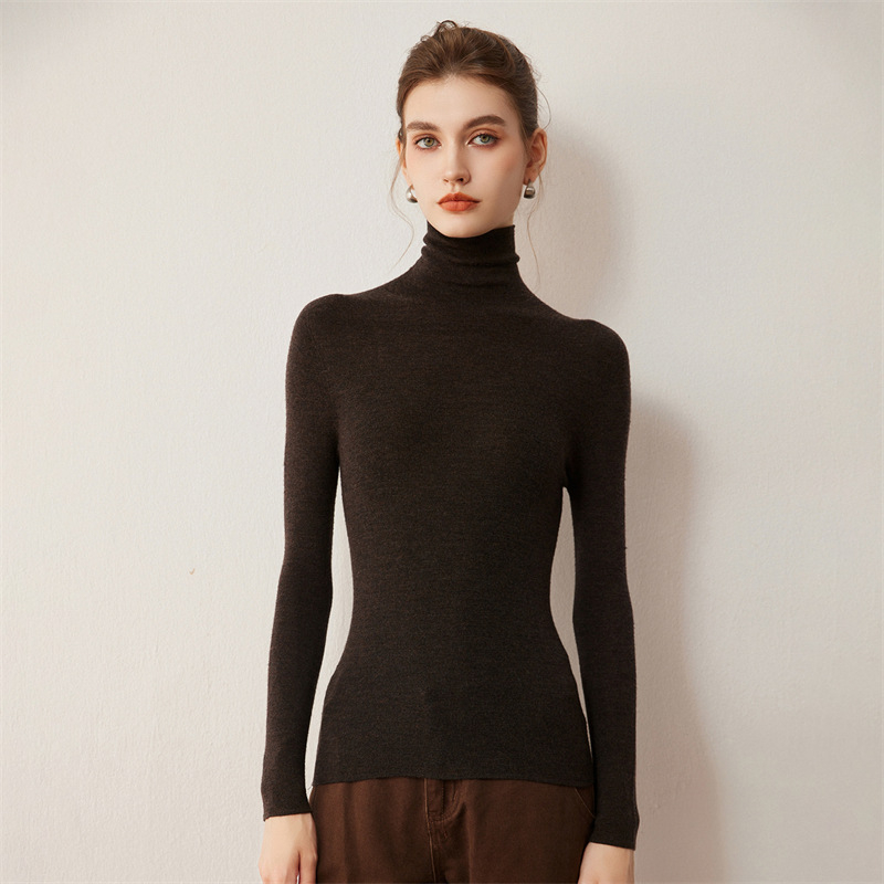 Gyapjú pulóver, magas gallér, karcsú szabás, hosszú ujjú, varratmentes kivitel