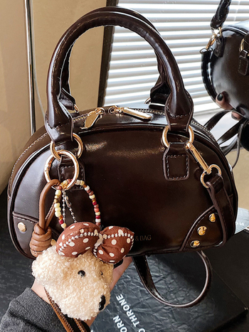 Női PU crossbody táska, városi minimalist stílus, horizontális négyszögletes forma, cipzáras zárás, poliészter bélés, 2026 tavasz szezon