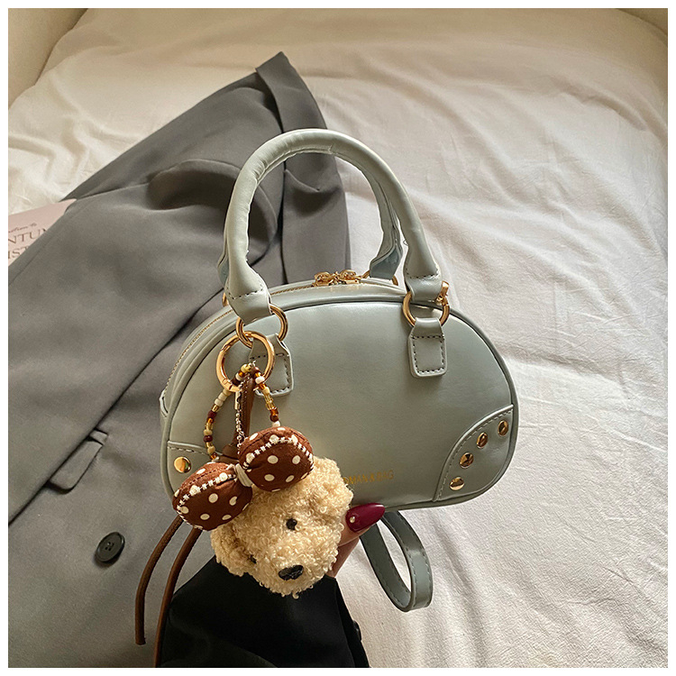 Női PU crossbody táska, városi minimalist stílus, horizontális négyszögletes forma, cipzáras zárás, poliészter bélés, 2026 tavasz szezon