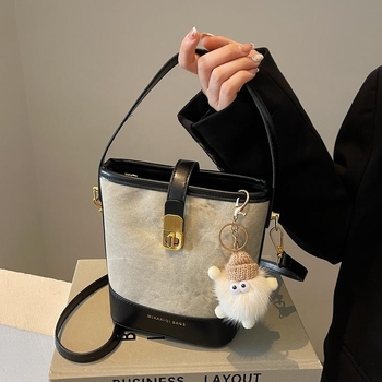 Ženská taška v tvare vedra — PU materiál, tvar vedra, uzáver na zámok, vnútorné vrecko na mobilný telefón, polyesterová podšívka