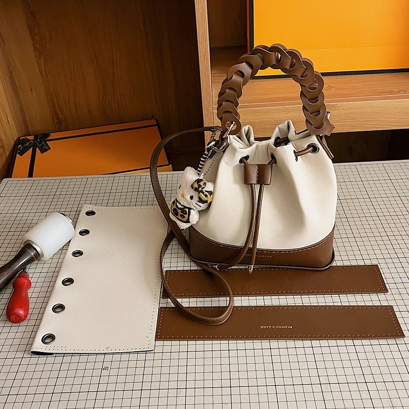 Lilac Rain PU vedro taška so šnúrkou, mestský štýl, bez podšívky, s jednou ramienkou