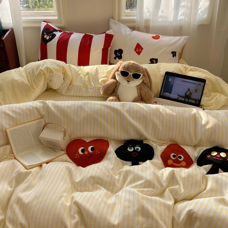 Set de lenjerie pat din bumbac spălat, patru piese, cu broderie cartoon și vopsire reactive