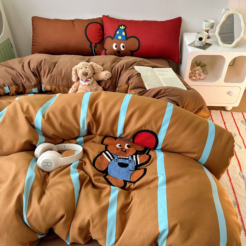 Set de lenjerie pat din bumbac spălat, patru piese, cu broderie cartoon și vopsire reactive