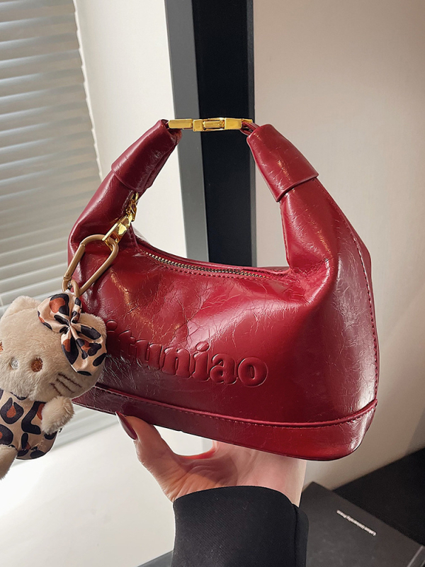 PU dumpling táska cipzárral, belső cipzáros zseb és telefonzseb, egy vállpánt, mindennapi használatra