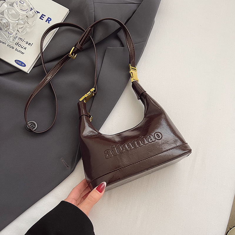 PU dumpling táska cipzárral, belső cipzáros zseb és telefonzseb, egy vállpánt, mindennapi használatra