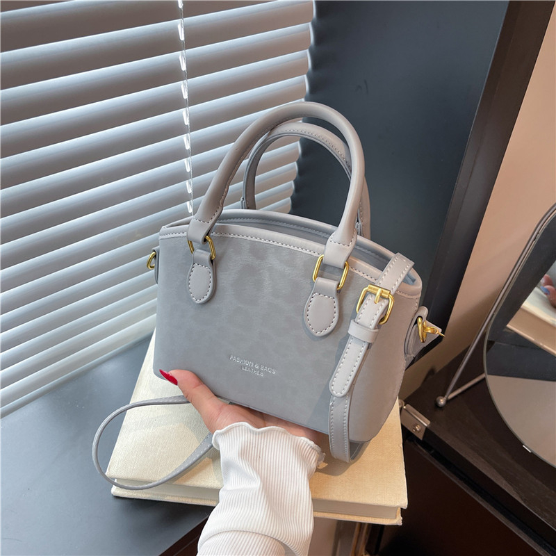 Női leopard mintás bucket táska, Koreai stílus, PU anyag, vízszintes négyszögletes forma, cipzár