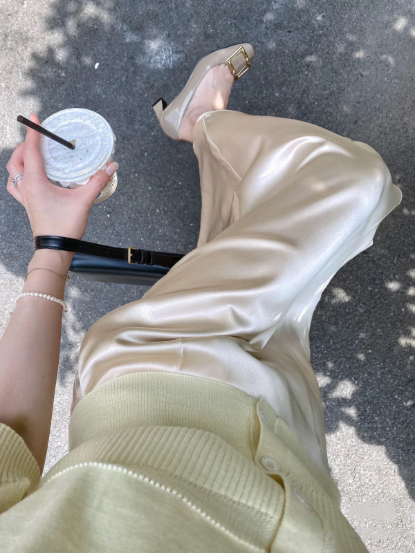 Sukňa A-línia so zipsom, stredná dĺžka, acetátová tkanina, 70-80% acetátových vlákien, mikroelastická