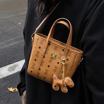 PU bucket cez rameno taška, mestská jednoduchosť, zips, polyesterová podšívka, vrecko na telefón, Zima 2024