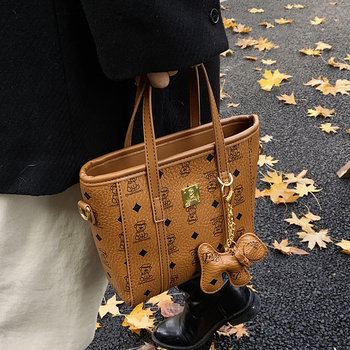 PU bucket cez rameno taška, mestská jednoduchosť, zips, polyesterová podšívka, vrecko na telefón, Zima 2024