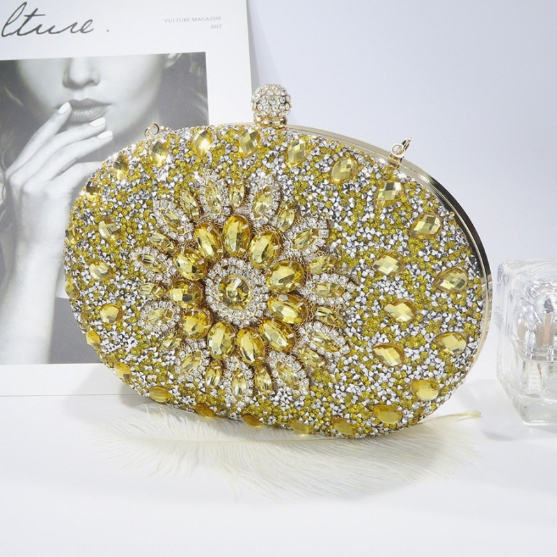 Női estélyi clutch táska; műanyag test; poliészter bélés; Box bag stílus; ovális forma; zár