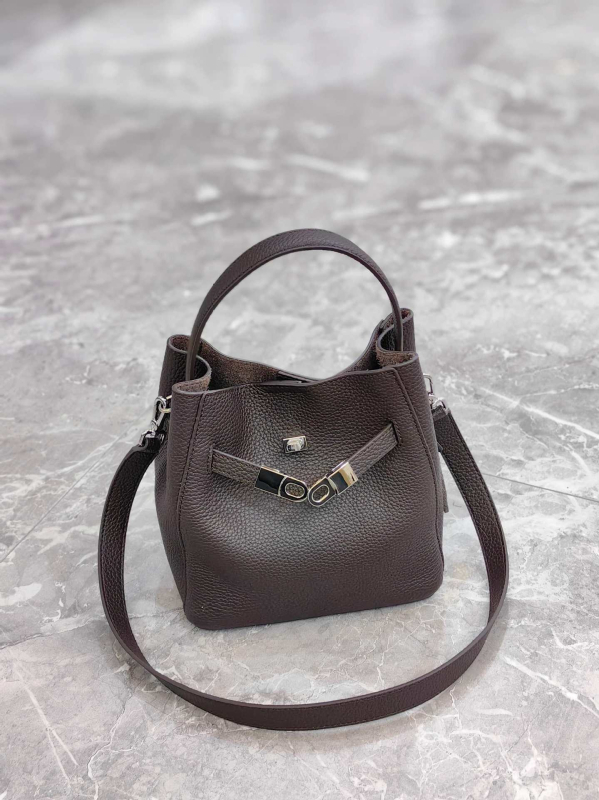 Kožená cylindrická taška, mestský štýl, prvá vrstva hovädzej kože, magnetické zapínanie, podšívka z plátna, vnútorný zipsový vrecko a vrecko na dokumenty