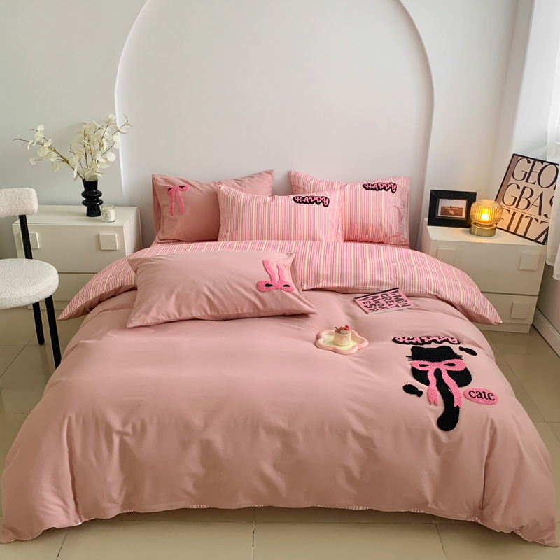 Set de pat din 4 piese, din bumbac 100%, finisaj periat, imprimare și vopsire reactive, model desen animat, potrivit pentru toate sezoanele