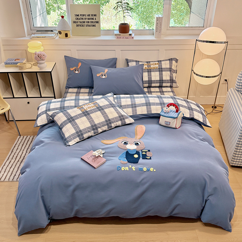 Set de pat din 4 piese, din bumbac 100%, finisaj periat, imprimare și vopsire reactive, model desen animat, potrivit pentru toate sezoanele