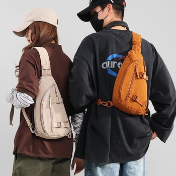 Unisex nylon crossbody torba – proljeće 2025, svakodnevna upotreba.