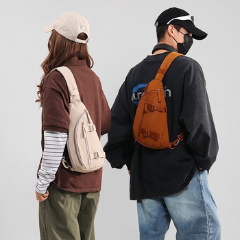 Unisex nylon crossbody torba – proljeće 2025, svakodnevna upotreba.