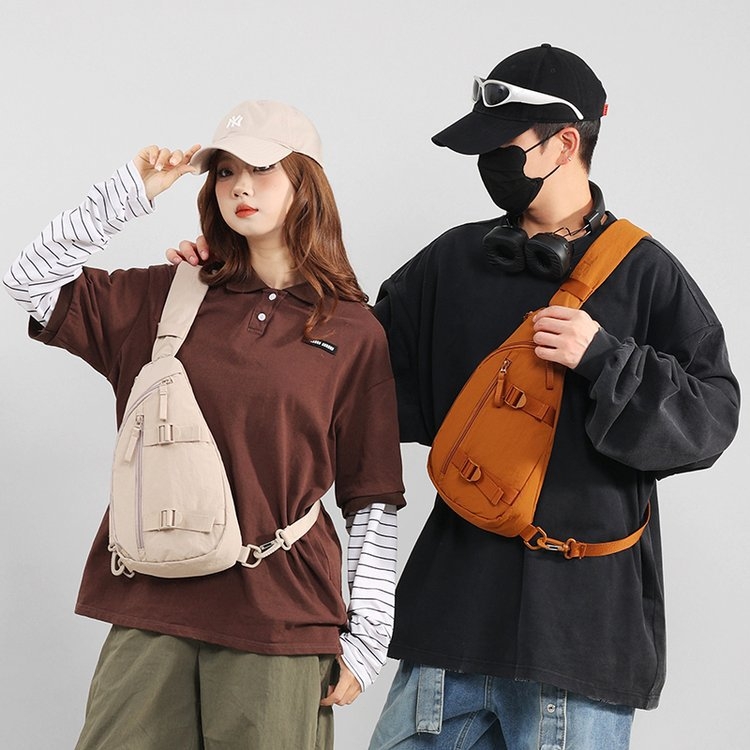 Unisex nylon crossbody torba – proljeće 2025, svakodnevna upotreba.