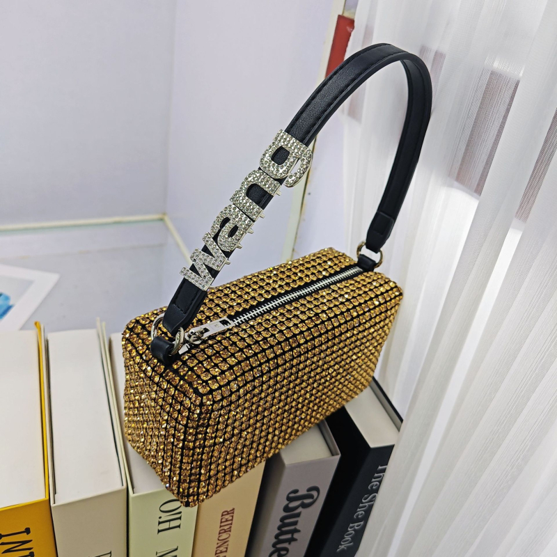 Rhinestone keresztpántos táska, négyzet alakú, cipzáras nyitás, poliészter bélés, belső ID rekesz, tavasz 2026