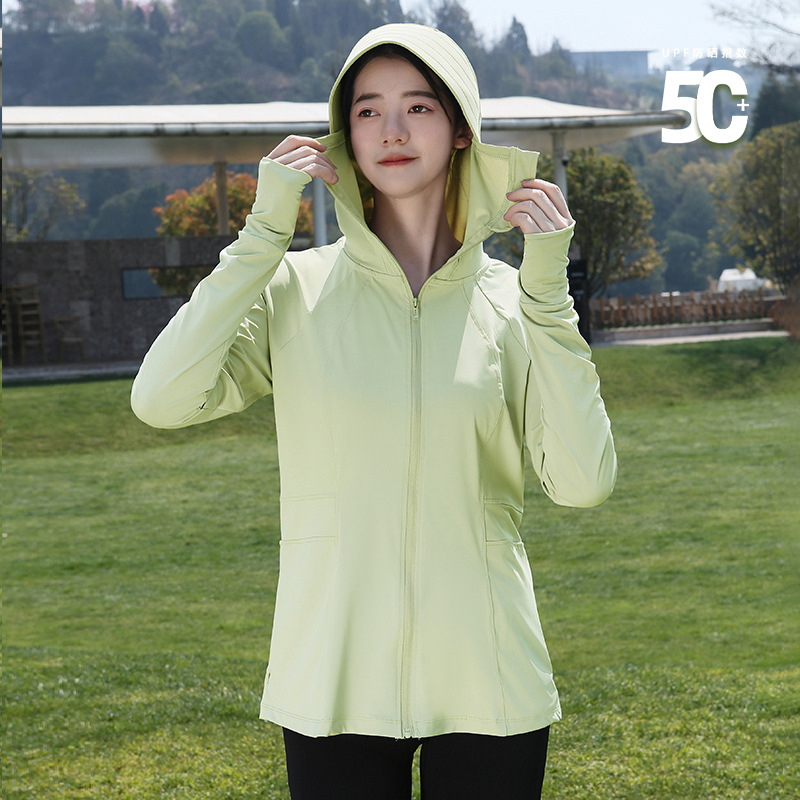 Dámska letná vetrovka s UV ochranou UPF50+, priedušná a ľahká, s kapucňou, polyester
