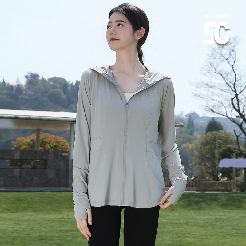 Dámska letná vetrovka s UV ochranou UPF50+, priedušná a ľahká, s kapucňou, polyester