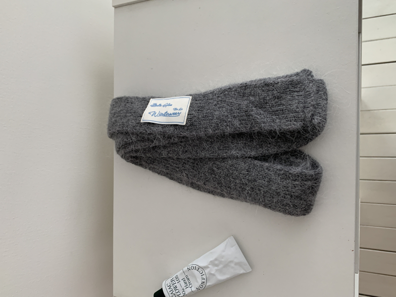 Σετ γάντια και φουλάρι — πλεκτό, κορεάτικου στιλ, κατάλληλο για τον χειμώνα, κυκλοφόρησε το φθινόπωρο του 2023