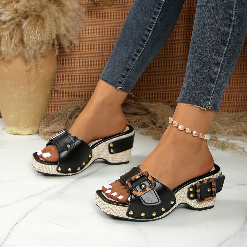 Πέδιλα με σφήνα και φαρδιά σόλα, PU επάνω, τετράγωνη μύτη, καουτσούκ σόλα, καλοκαίρι 2025