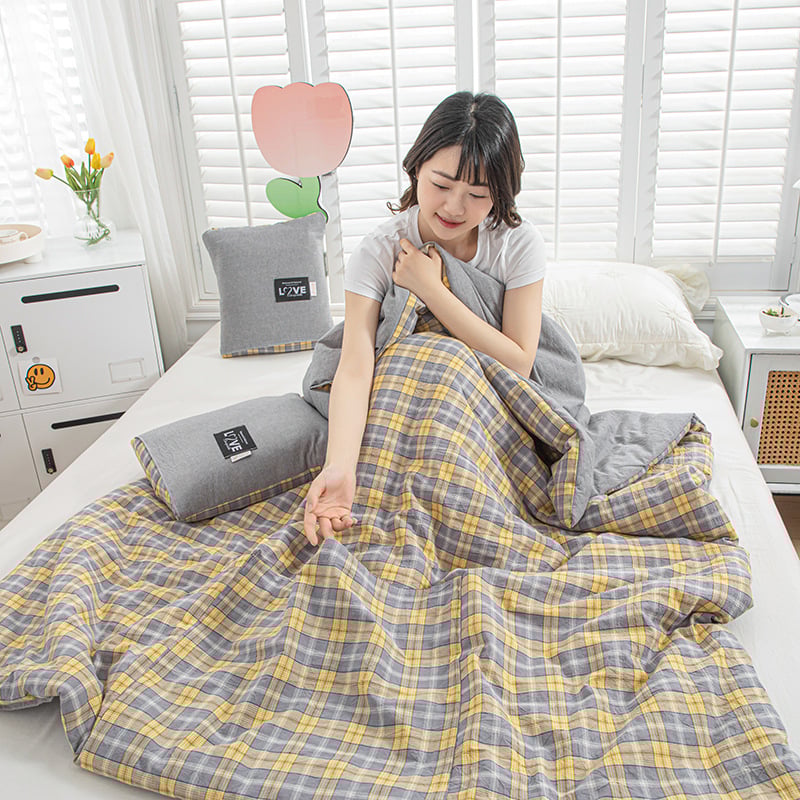 Двупосочен памучен комплект: 2‑в‑1 одеяло и възглавница за охлаждане, за офис или кола, сгъваем дизайн, полиестерна пълнеж, модерен минималистичен стил; модели: райета, геометричен мотив