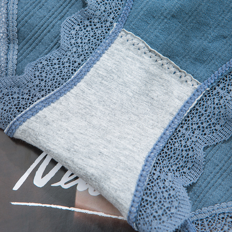 Bezšvové, priedušné dámske nohavičky so stredným pásom, čipkou a bavlnenou vložkou