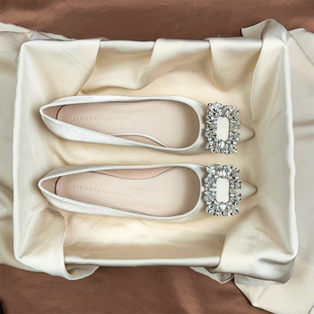 Dámske ploché topánky — okrúhla špička, PU vršok, gumová podrážka, mikrovláknová výstelka, slip-on