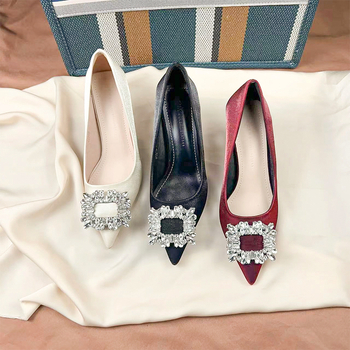 Dámske ploché topánky — okrúhla špička, PU vršok, gumová podrážka, mikrovláknová výstelka, slip-on