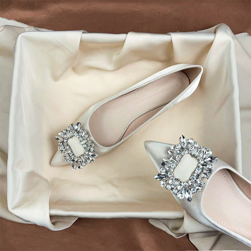 Dámske ploché topánky — okrúhla špička, PU vršok, gumová podrážka, mikrovláknová výstelka, slip-on