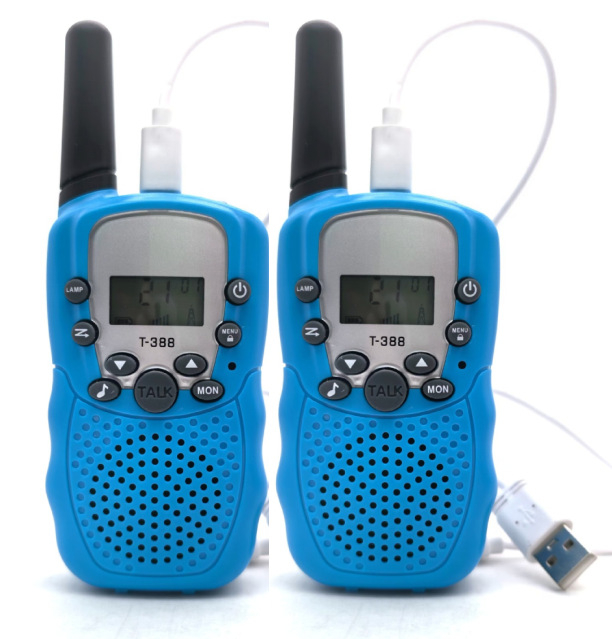 Huike T388 Gyerek Walkie-Talkie 22 csatorna, 1,5–3 km hatótáv, RF teljesítmény 0,5 W, 3,7 V lítium akkumulátor, kijelzővel