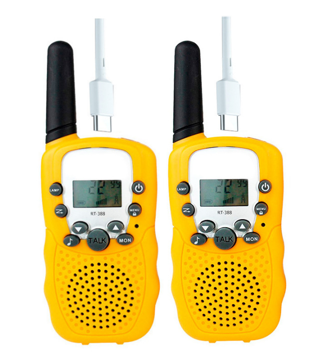 Huike T388 Gyerek Walkie-Talkie 22 csatorna, 1,5–3 km hatótáv, RF teljesítmény 0,5 W, 3,7 V lítium akkumulátor, kijelzővel