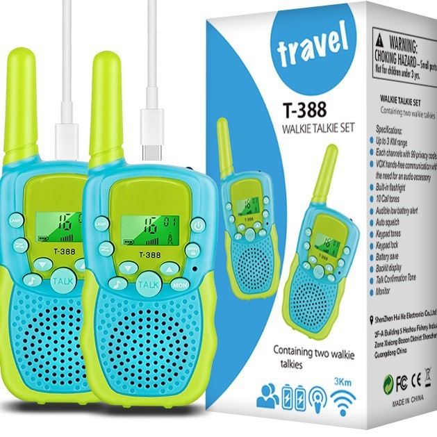 Huike T388 Gyerek Walkie-Talkie 22 csatorna, 1,5–3 km hatótáv, RF teljesítmény 0,5 W, 3,7 V lítium akkumulátor, kijelzővel