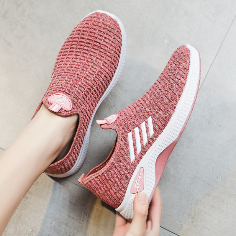 Γυναικεία αθλητικά παπούτσια casual με επάνω μέρος από πλεκτό ύφασμα, στρογγυλή μύτη, χαμηλό τακούνι 1–3 εκ., εσωτερική επένδυση από δίχτυ, σόλα από πλαστικό