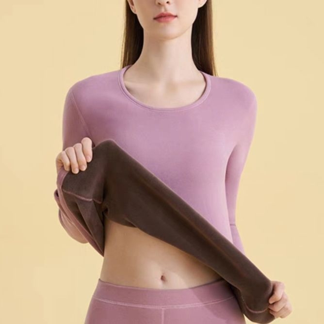 Γυναικεία T-shirt - Oversize, στρογγυλό λαιμό, κέντημα (βισκόζη, λεία ύφανση, κανονικό μανίκι)