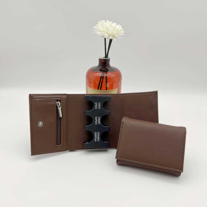 PU δερμάτινο μικρό πορτοφόλι με κλιπ κερμάτων, τριπλού σχεδίου Saffiano, συμπαγές πολυλειτουργικό πορτοφόλι, καλοκαίρι 2023